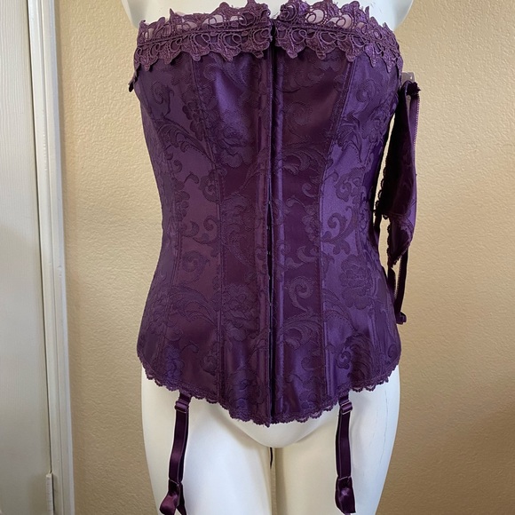 NEW 2 piece Fredericks of Hollywood floral corset set - Picture 1 of 8